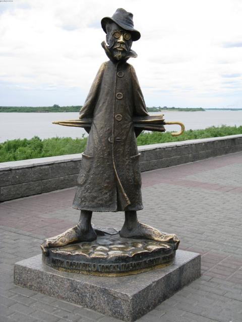 Памятник А.П.Чехову. Томск